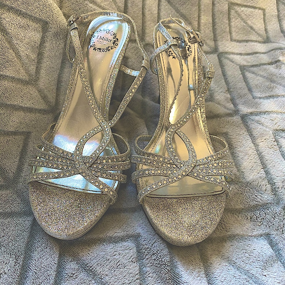 Metallic Silver slingback heels Size 7